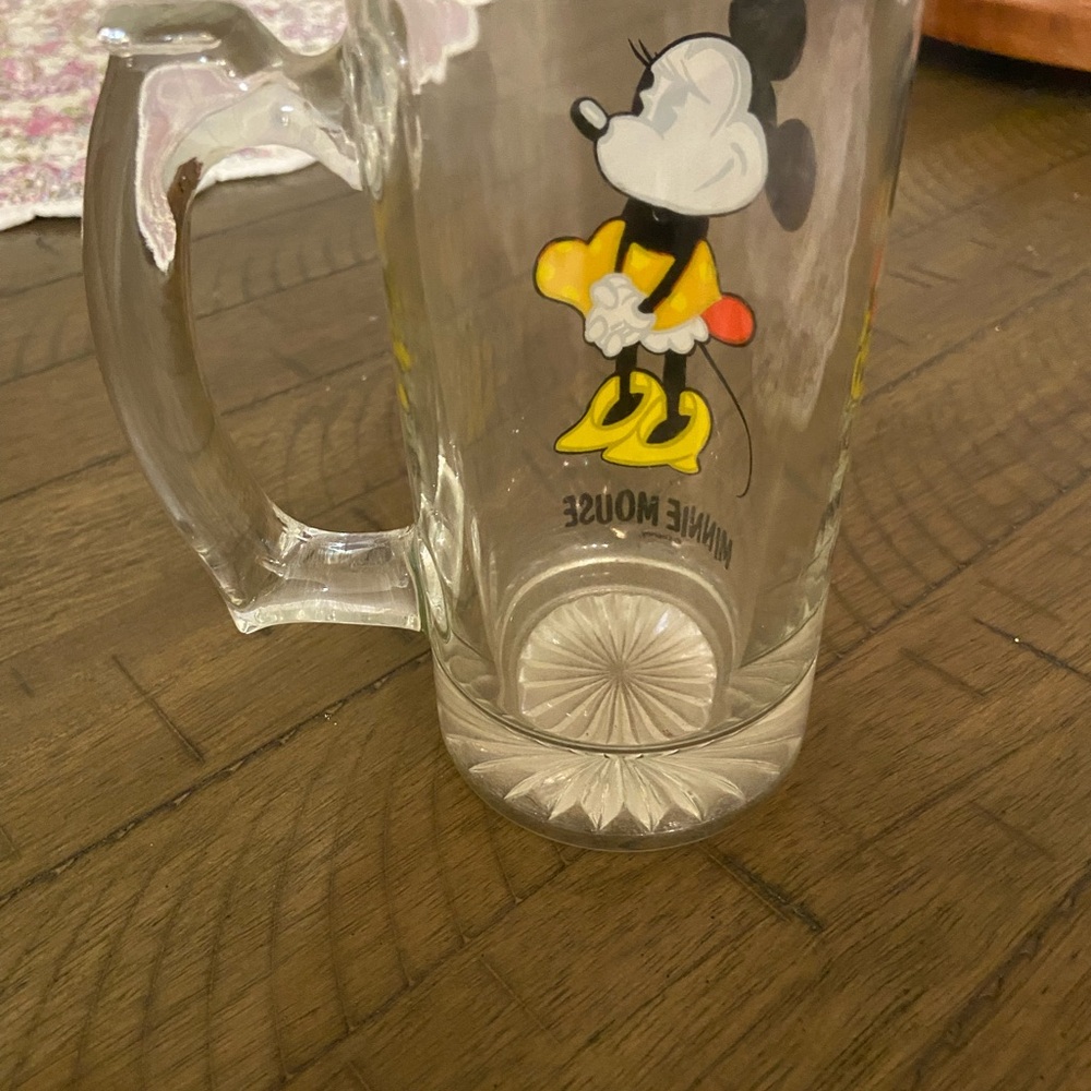 Minnie Mouse Glass Mug - Picture 4 of 7